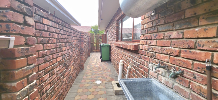 3 Bedroom Property for Sale in Hartenbos Central Western Cape